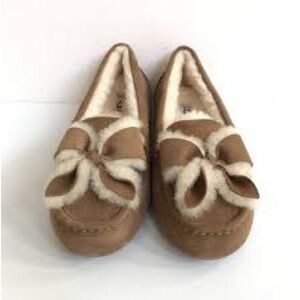 UGG Ansley Heritage Bow Womens Slippers chestnut like new size 8